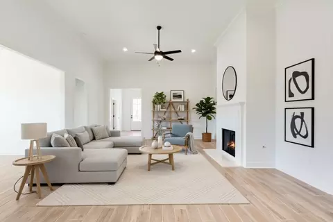 Living - 370 Saw Grass Loop, Covington, LA 70435 photo 1 of 1
