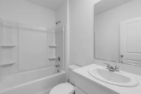 Bath - 13509 Camelot Ct, Parrish, FL 34219 photo 1 of 3