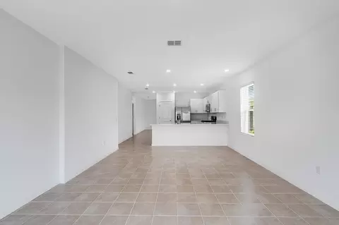 Living - 13509 Camelot Ct, Parrish, FL 34219 photo 8 of 10