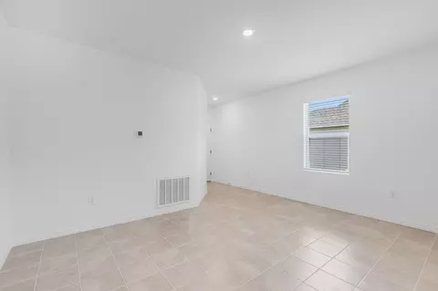 Living - 13509 Camelot Ct, Parrish, FL 34219 photo 3 of 10