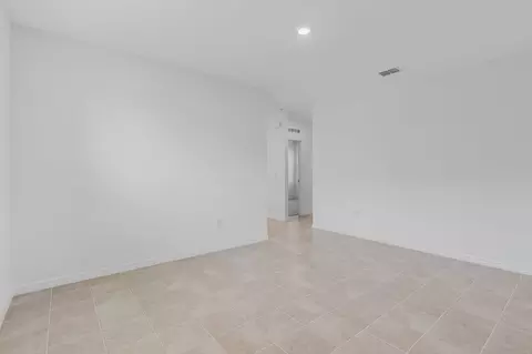 Living - 13509 Camelot Ct, Parrish, FL 34219 photo 4 of 10