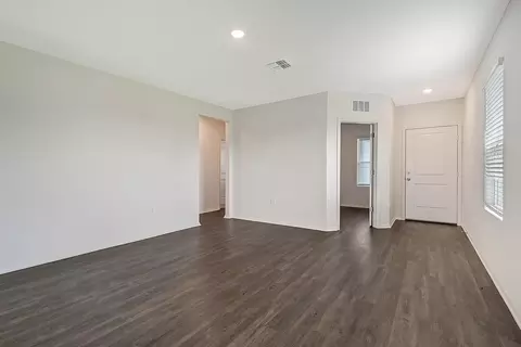 Living - 4638 Hawthorn Ave, Parrish, FL 34219 photo 1 of 3