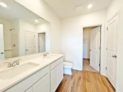 Bath - 4638 Hawthorn Ave, Parrish, FL 34219 photo 2 of 2