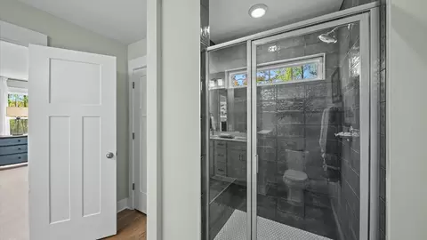 Bath - 710 Rodin Rd, Moore, SC 29369 photo 3 of 5