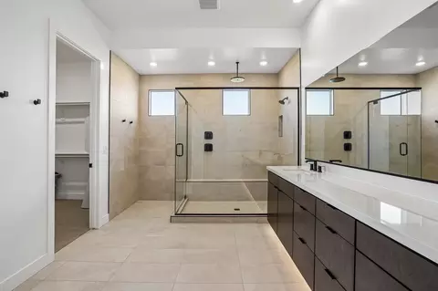 Bath - 10454 E Unity Ave, Mesa, AZ 85212 photo 2 of 2