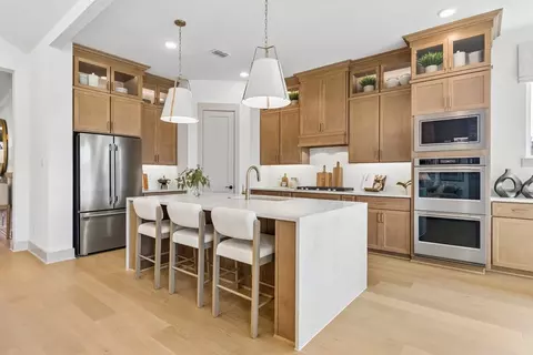Kitchen - 1612 Trinity Dr, Benbrook, TX 76132 photo 6 of 7