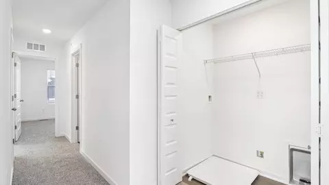 Entry Way - 1303 Foxglove Dr, Bartlett, IL 60103 photo 2 of 4