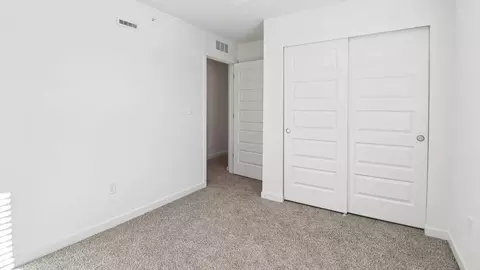 Bedroom - 1303 Foxglove Dr, Bartlett, IL 60103 photo 5 of 8