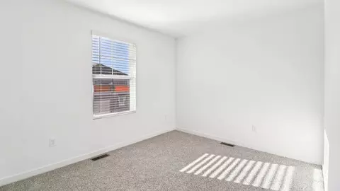 Bedroom - 1303 Foxglove Dr, Bartlett, IL 60103 photo 4 of 8