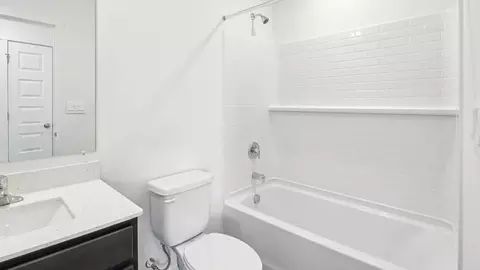 Bath - 1303 Foxglove Dr, Bartlett, IL 60103 photo 3 of 6