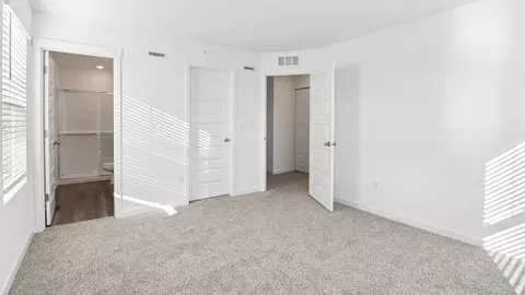 Bedroom - 1303 Foxglove Dr, Bartlett, IL 60103 photo 2 of 8