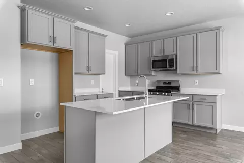 Kitchen - 6417 Vernon Dr, Eagle Mountain, UT 84005 photo 1 of 4