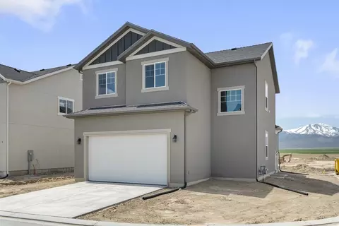 Exterior - 6417 Vernon Dr, Eagle Mountain, UT 84005 photo 4 of 11