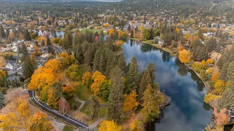 View/Area - 21217 SE Pelee Dr, Bend, OR 97702 photo 2 of 5