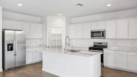 Kitchen - 2619 W Sentiero Ave, Apache Junction, AZ 85120 photo 1 of 8