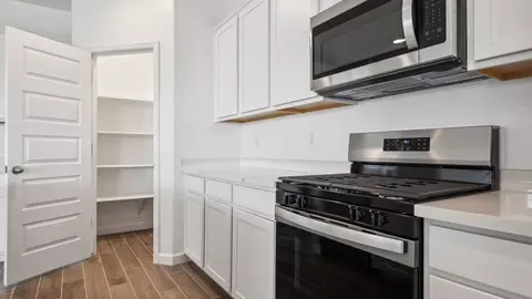 Kitchen - 2619 W Sentiero Ave, Apache Junction, AZ 85120 photo 2 of 8