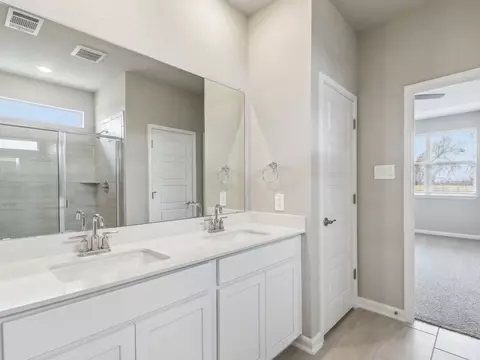 6535 Queen Carol, San Antonio, TX 78239