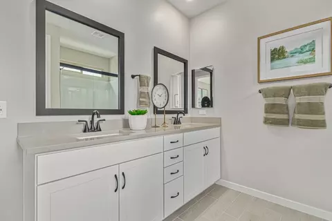 Bath - 7670 E 35th St, Yuma, AZ 85365 photo 1 of 7