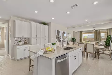 Kitchen - 7670 E 35th St, Yuma, AZ 85365 photo 2 of 7