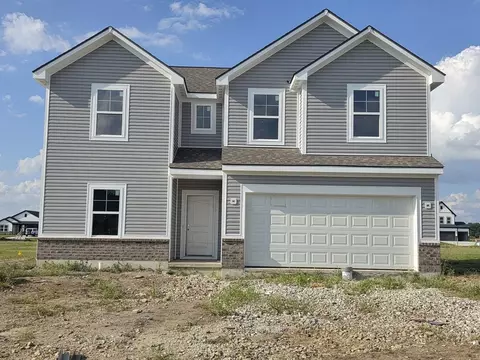 1231 Wind Rock Dr, Tipp City, OH 45371