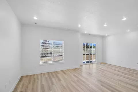 Living - 717 W 725 N, Smithfield, UT 84335 photo 2 of 3