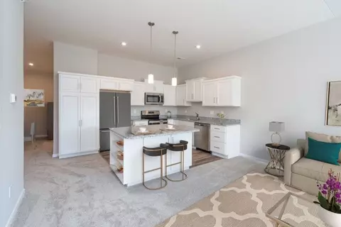 Kitchen - 481 Tradition Rdg, Cincinnati, OH 45245 photo 8 of 9