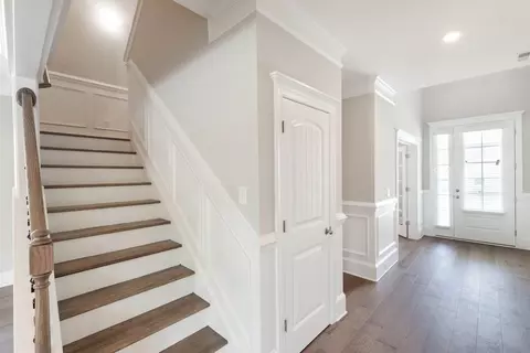 Entry Way - 214 Forest Valley Dr, Spring Lake, NC 28390 photo 2 of 4