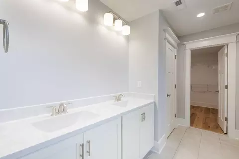 Bath - 214 Forest Valley Dr, Spring Lake, NC 28390 photo 3 of 4