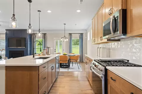 Kitchen - 8375 Harbour Chase Loop, Ooltewah, TN 37363 photo 5 of 12