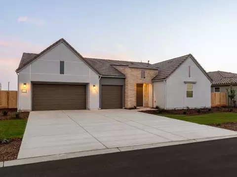 6511 W Wood Dr, Visalia, CA 93277
