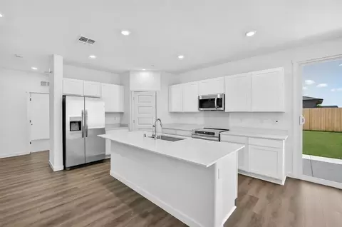 Kitchen - 1165 Monique St, Galt, CA 95632 photo 1 of 6