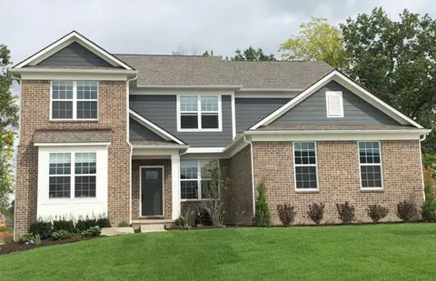 58592 Selma Dr, South Lyon, MI 48178