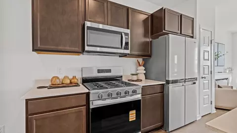 Kitchen - 550 E 120th Pl, Crown Point, IN 46307 photo 2 of 10