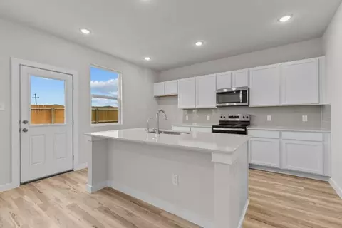 Kitchen - 5503 Franklin Hls, Von Ormy, TX 78073 photo 1 of 9