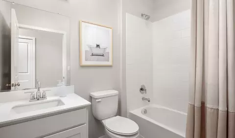 Bath - 5809 White Rabbit Dr, Bakersfield, CA 93306 photo 3 of 3