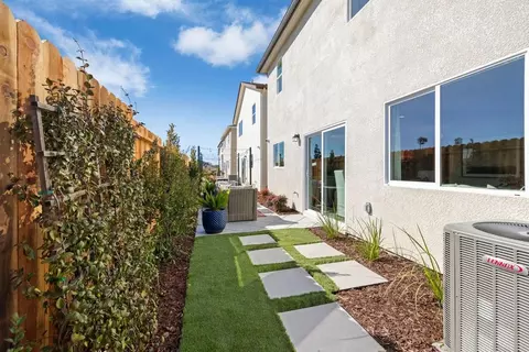 Exterior - 484 Anthology St, Turlock, CA 95380 photo 7 of 10