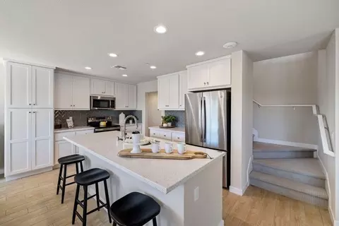 Kitchen - 484 Anthology St, Turlock, CA 95380 photo 4 of 7