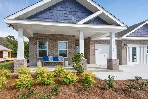 Exterior - 4012 Watergate Dr, Milton, FL 32583 photo 5 of 9