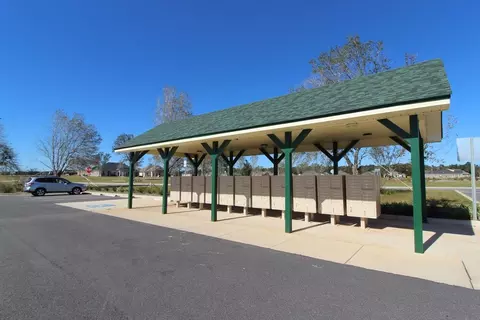 Exterior - 4012 Watergate Dr, Milton, FL 32583 photo 6 of 9
