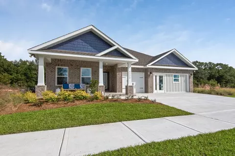 Exterior - 4012 Watergate Dr, Milton, FL 32583 photo 4 of 9