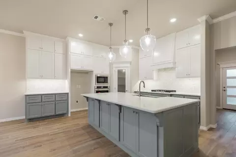 Kitchen - 2920 E Northampton St, Broken Arrow, OK 74014 photo 3 of 14