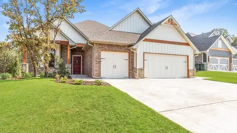 Exterior - 2920 E Northampton St, Broken Arrow, OK 74014 photo 4 of 27