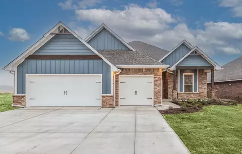 Exterior - 2920 E Northampton St, Broken Arrow, OK 74014 photo 2 of 27
