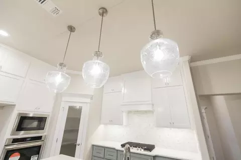 Kitchen - 2920 E Northampton St, Broken Arrow, OK 74014 photo 4 of 14