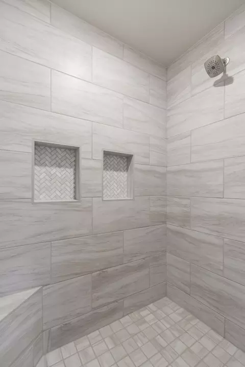Bath - 2920 E Northampton St, Broken Arrow, OK 74014 photo 2 of 4