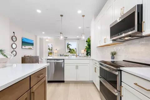 Kitchen - 17652 Cane Ave, Venice, FL 34293 photo 2 of 2
