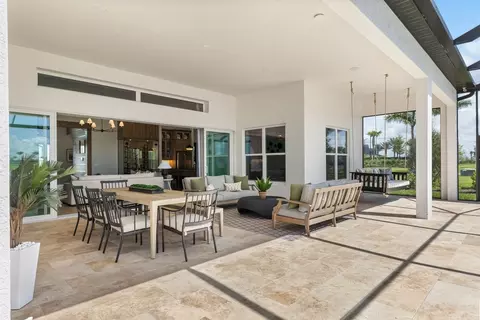 Exterior - 17652 Cane Ave, Venice, FL 34293 photo 7 of 8