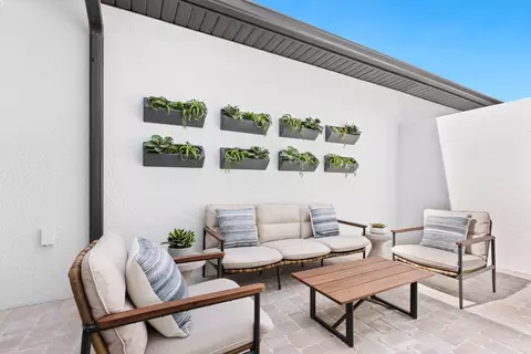Exterior - 17652 Cane Ave, Venice, FL 34293 photo 3 of 6