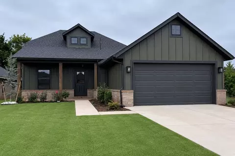 4832 Sundowner Ln, Edmond, OK 73034