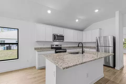 Kitchen - 808 Gen D Macarthur Ave, Labelle, FL 33935 photo 1 of 1